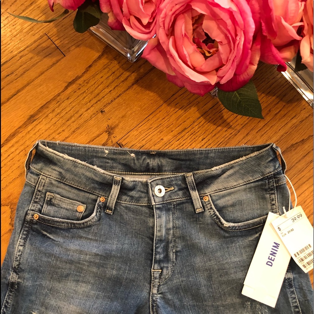H & M Super Skinny Low Waist Light Wash Denim - Picture 1 of 8